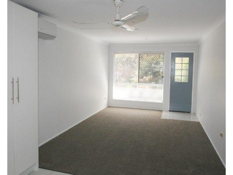 Unit 2/241 North Street, Wilsonton QLD 4350