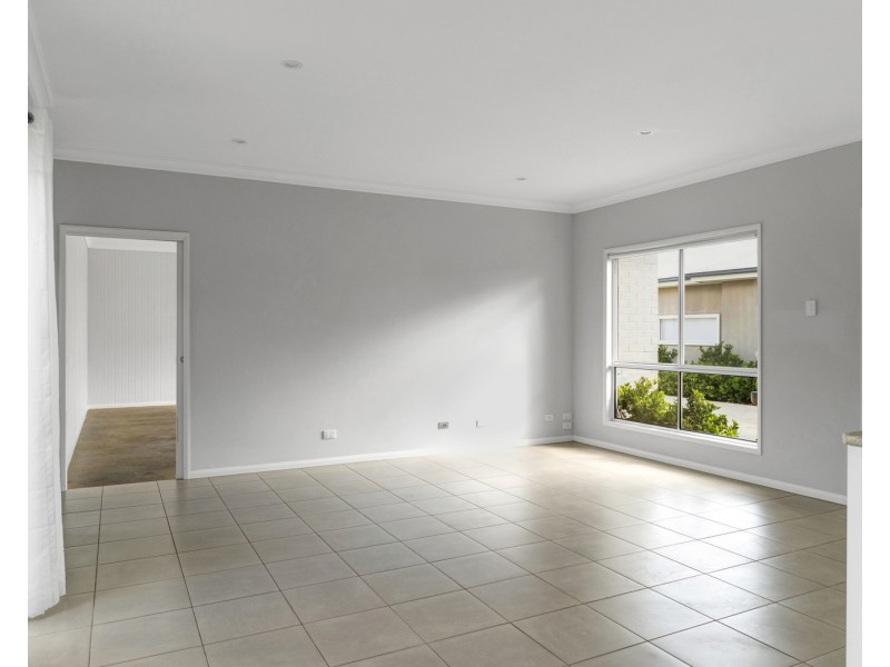 Unit 4/79 South Street, Rangeville QLD 4350