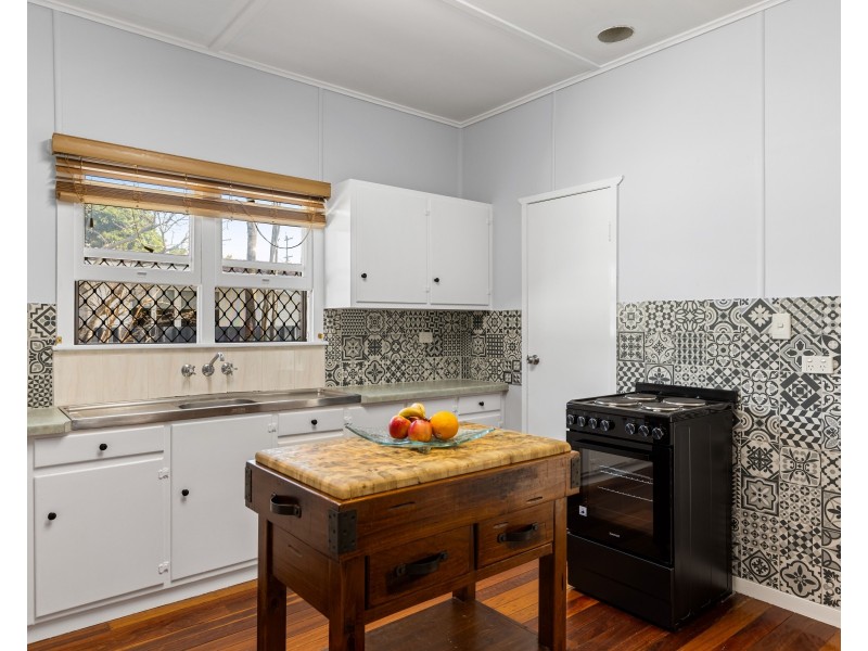 31 Merritt Street, Harristown QLD 4350