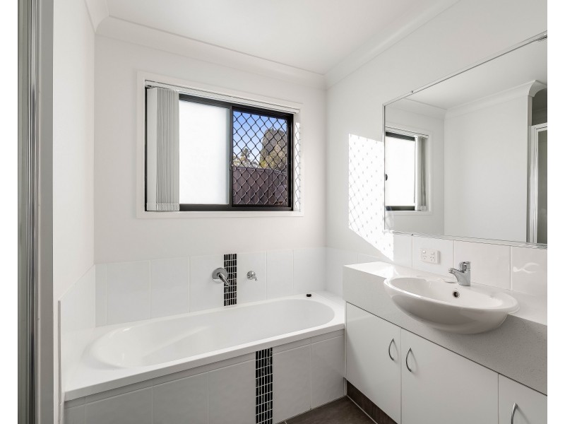 Unit 2/15B John Street, East Toowoomba QLD 4350