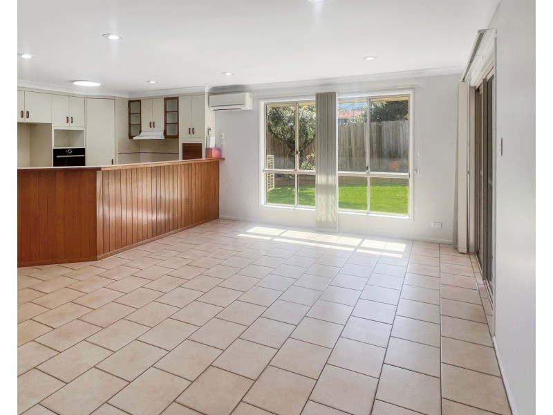 2 Stoneyhurst Court, Glenvale QLD 4350