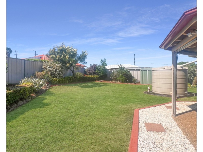 2 Stoneyhurst Court, Glenvale QLD 4350