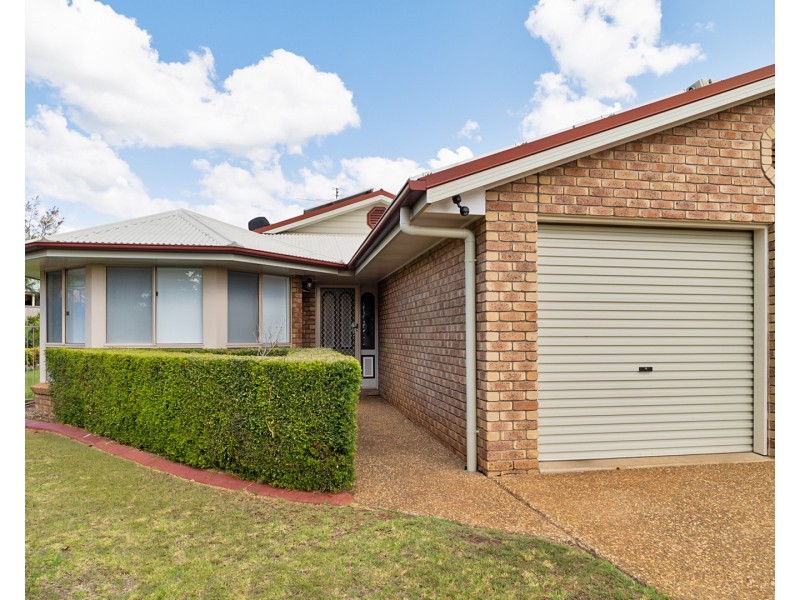 2 Stoneyhurst Court, Glenvale QLD 4350