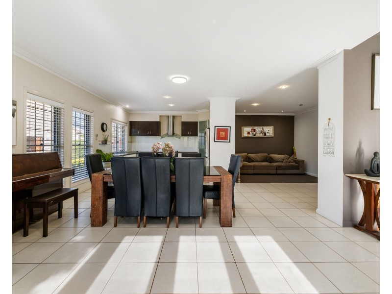 Unit 4/200 Ramsay Street, Centenary Heights QLD 4350