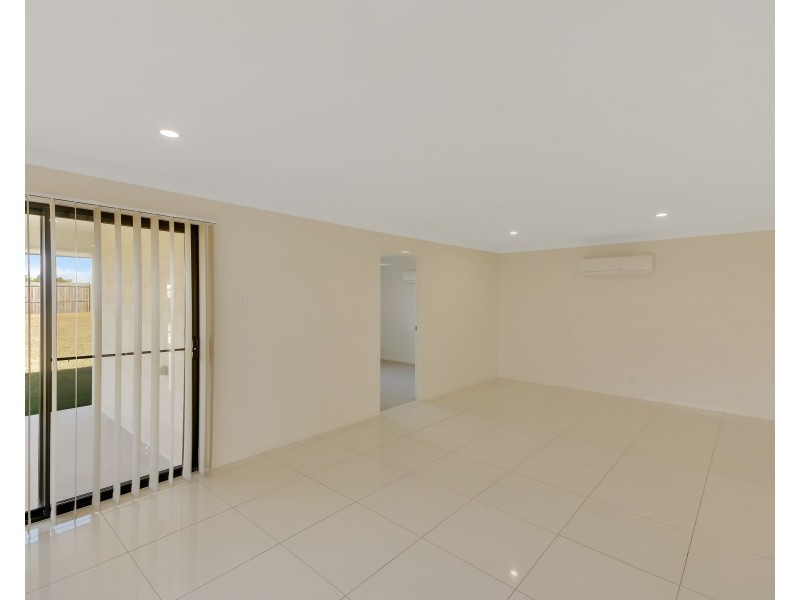 Unit 1/38 Weebah Place, Cambooya QLD 4358