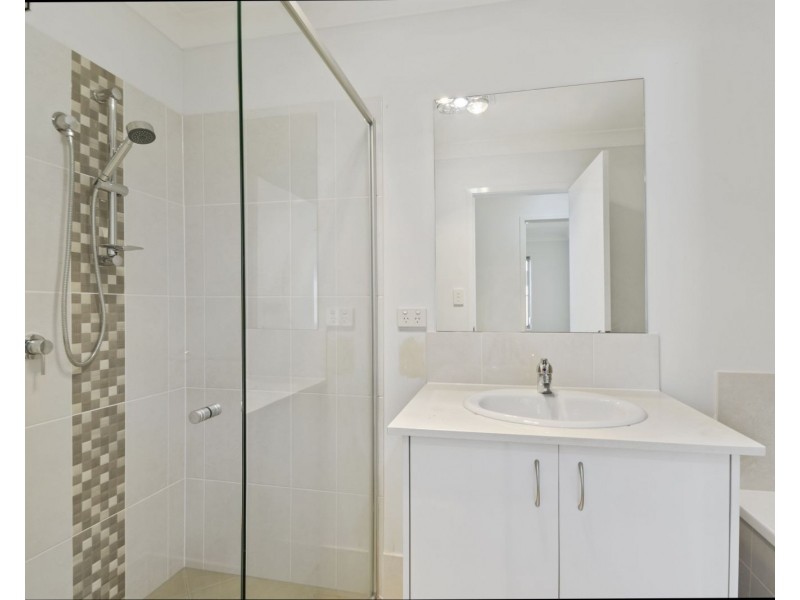 1/6 Tatum Court, Glenvale QLD 4350