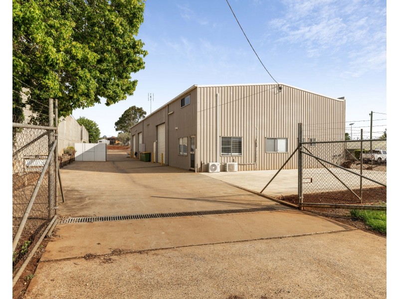Shed 1/30 Sowden Street, Drayton QLD 4350