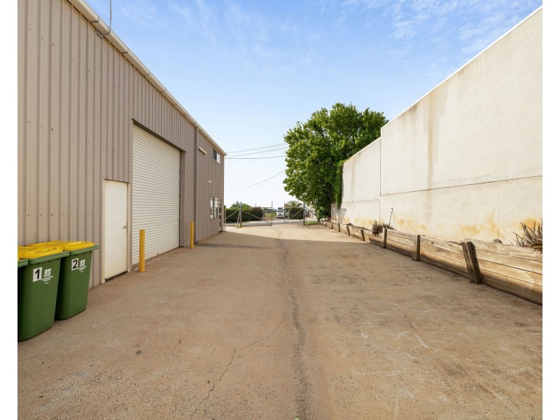 Shed 1/30 Sowden Street, Drayton QLD 4350