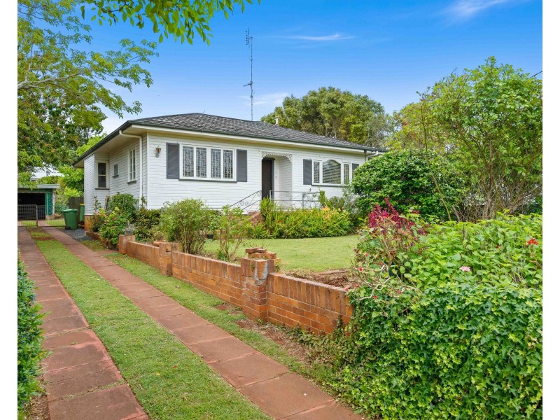 37 Ipswich Street, East Toowoomba QLD 4350