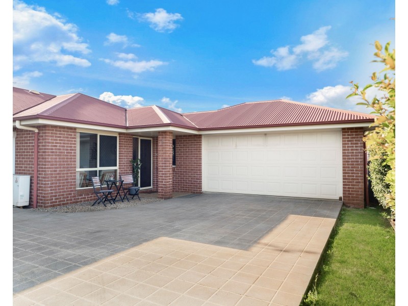 Unit 1/17a Horrocks Crescent, Kearneys Spring QLD 4350