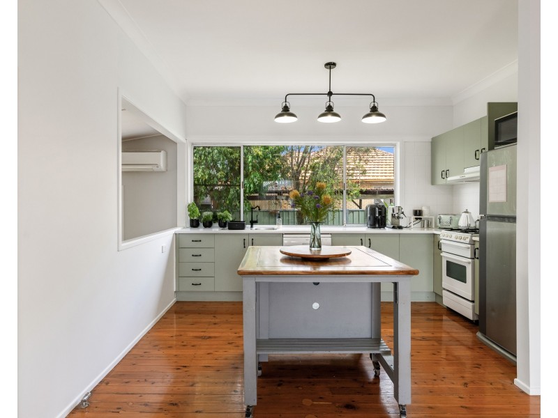 22 Cay Street, Newtown QLD 4350