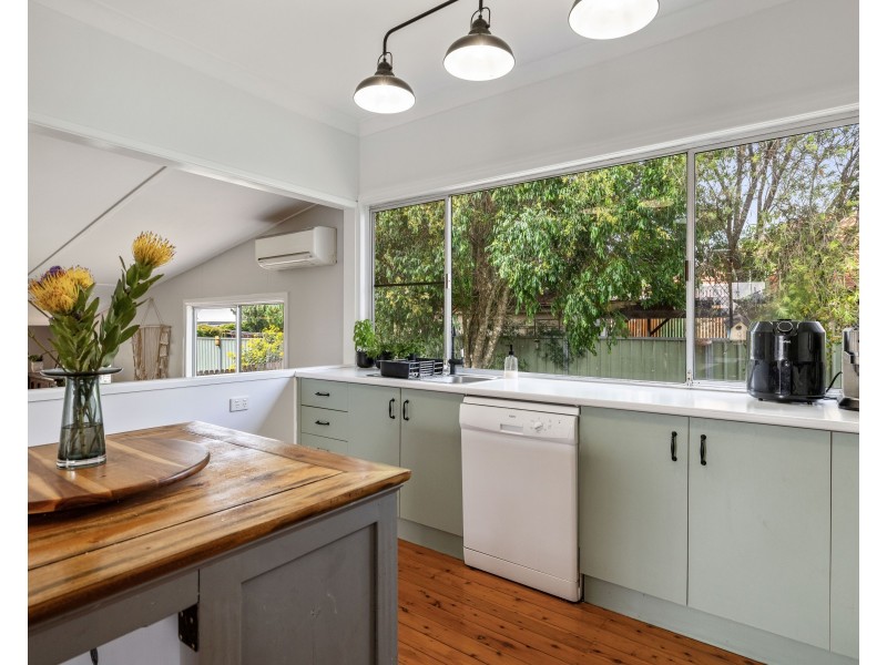 22 Cay Street, Newtown QLD 4350