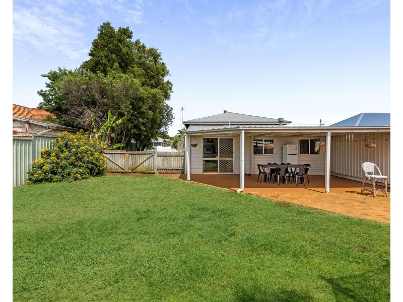 22 Cay Street, Newtown QLD 4350