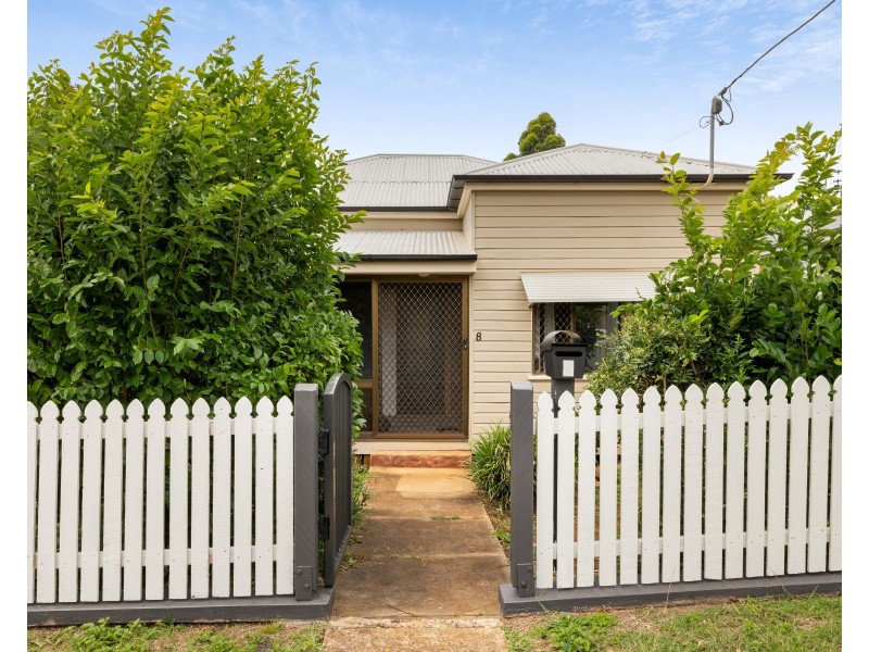 8 Vacy Street, Newtown QLD 4350