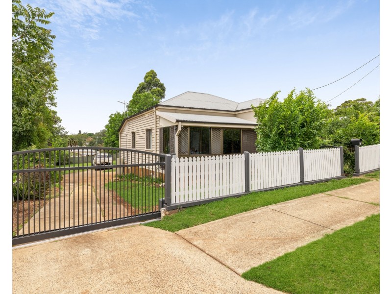 8 Vacy Street, Newtown QLD 4350