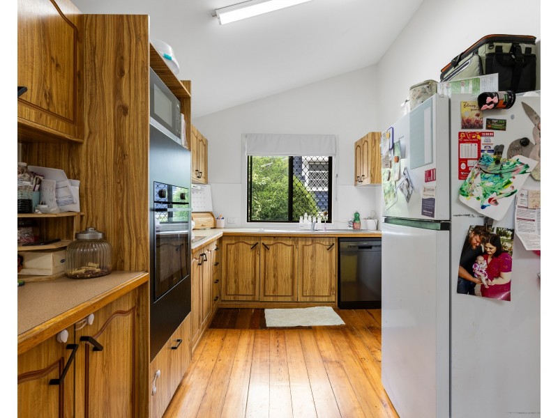 8 Vacy Street, Newtown QLD 4350