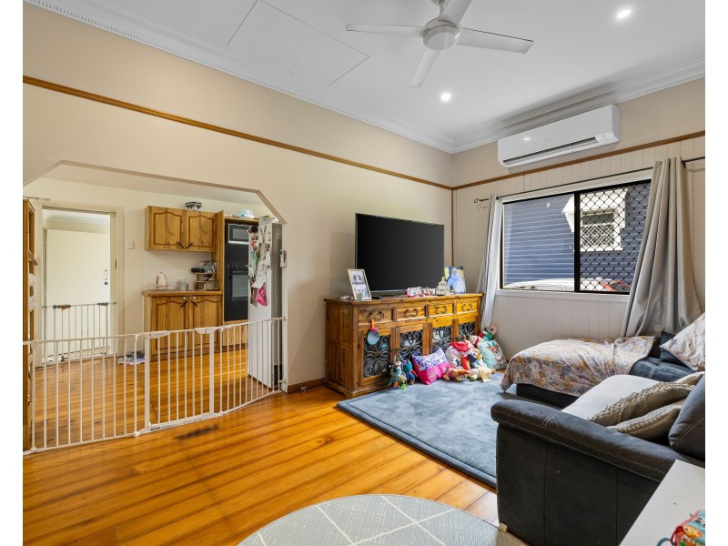 8 Vacy Street, Newtown QLD 4350