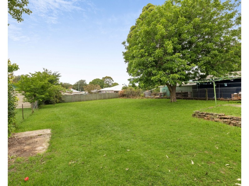 8 Vacy Street, Newtown QLD 4350