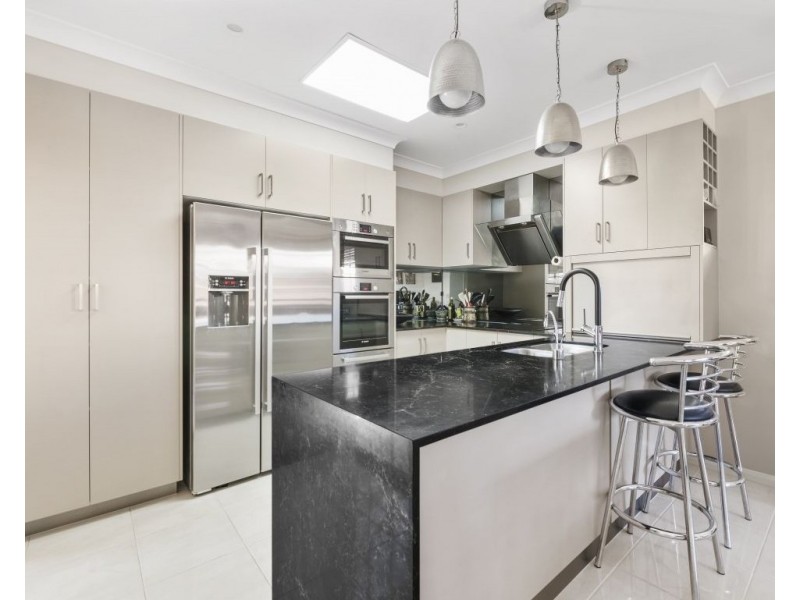 Unit 2/191a Alderley Street, Centenary Heights QLD 4350
