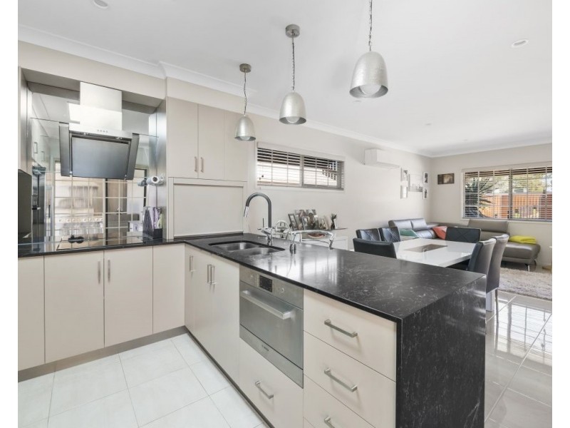 Unit 2/191a Alderley Street, Centenary Heights QLD 4350