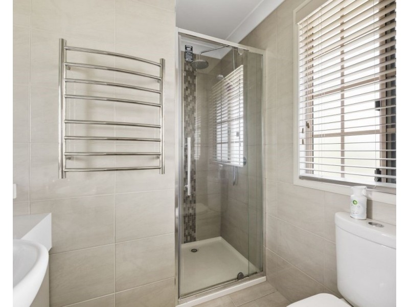 Unit 2/191a Alderley Street, Centenary Heights QLD 4350