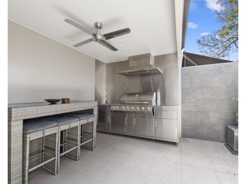 Unit 2/191a Alderley Street, Centenary Heights QLD 4350