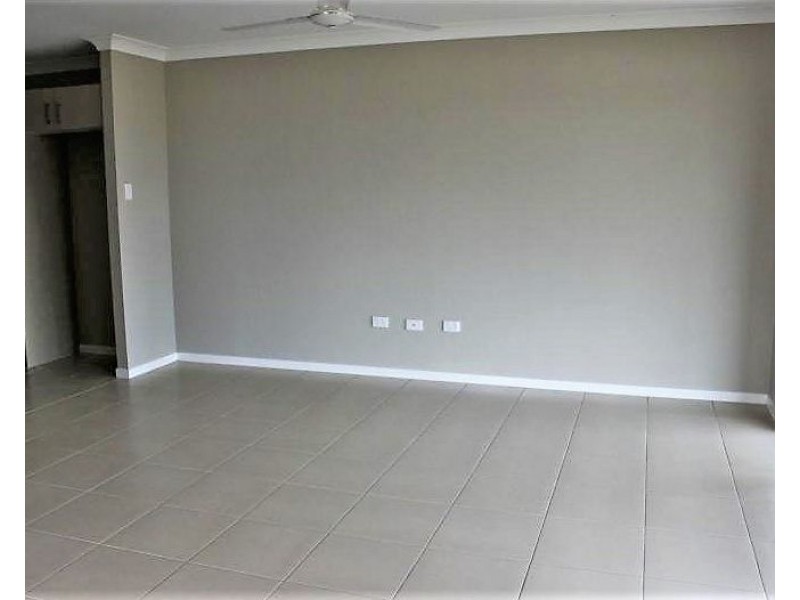 Unit 2/19 Alpine Court, Cranley QLD 4350