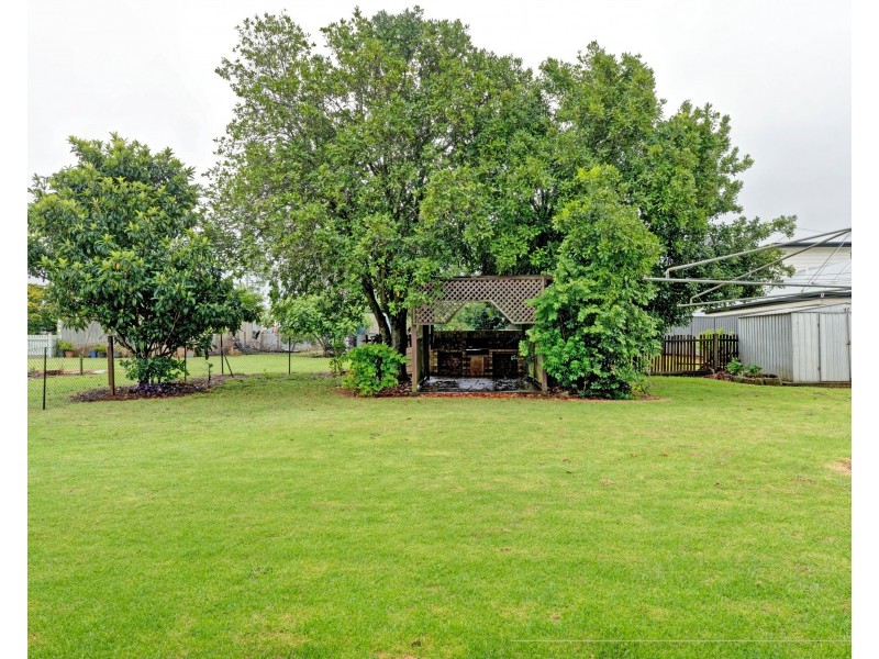 389 Bridge Street, Wilsonton QLD 4350