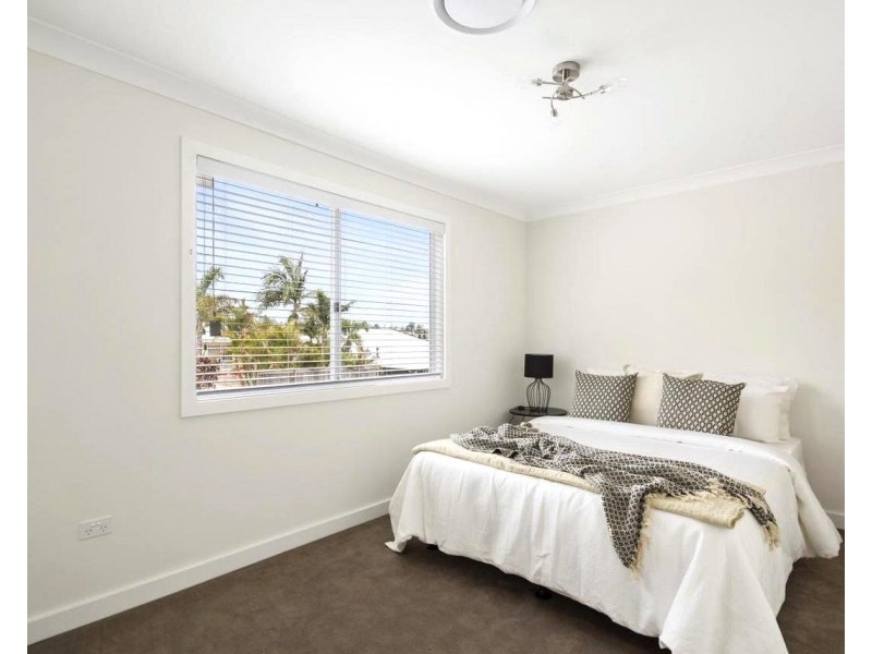 Unit 2/11 Pelican Drive, Rangeville QLD 4350