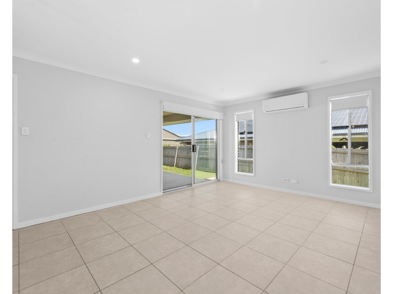 Unit 2/10 Trevatt Street, Westbrook QLD 4350