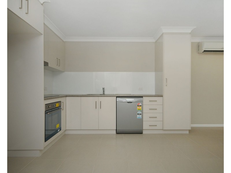 Unit 4/37 Boyett Street, Centenary Heights QLD 4350