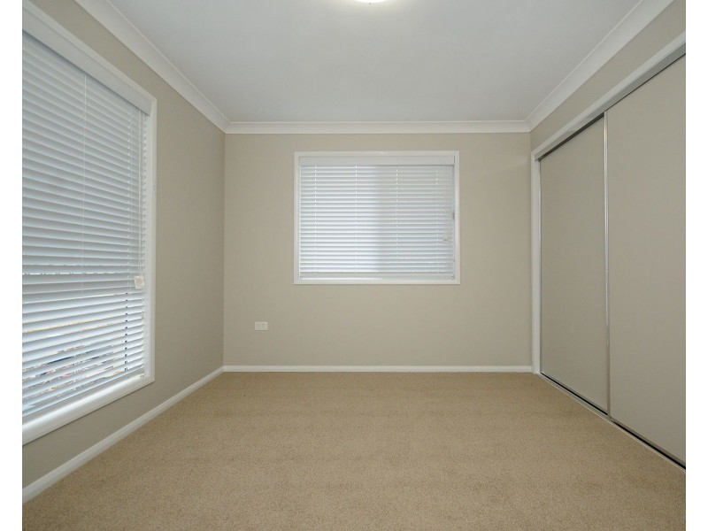 Unit 4/37 Boyett Street, Centenary Heights QLD 4350