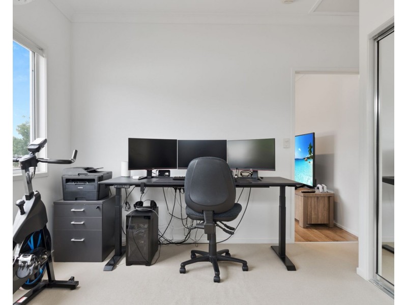 Unit 1/4 Strohfeldt Street, Middle Ridge QLD 4350