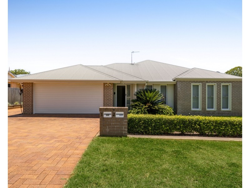 Unit 1/9 Collingwood Close, Middle Ridge QLD 4350