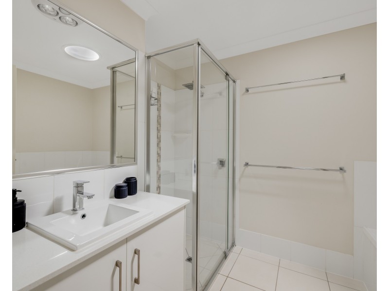 Unit 1/9 Collingwood Close, Middle Ridge QLD 4350