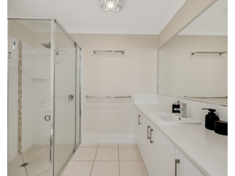 Unit 1/9 Collingwood Close, Middle Ridge QLD 4350