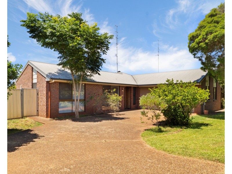 31 Jull Drive, Centenary Heights QLD 4350