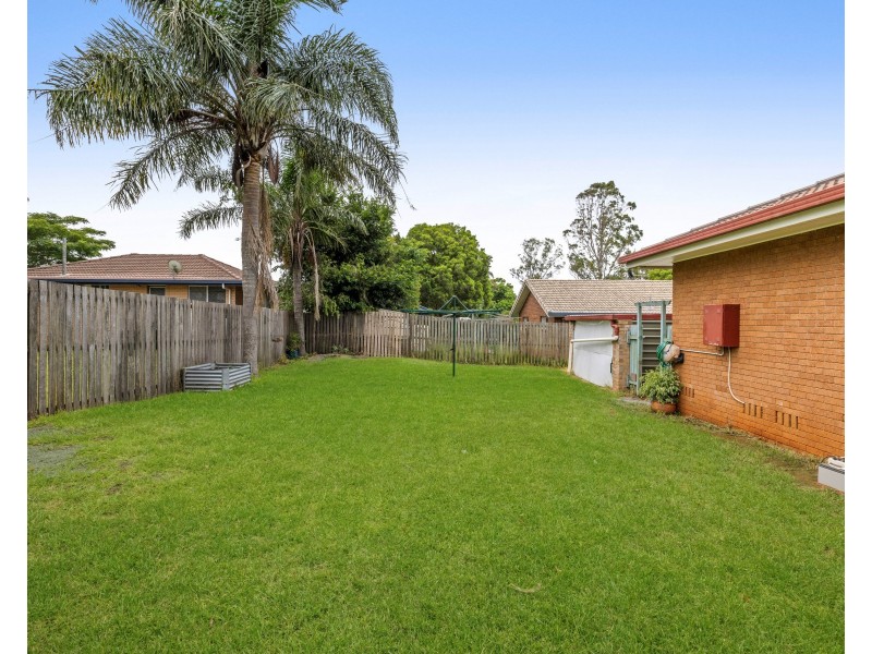 14 Charter Crescent, Rockville QLD 4350