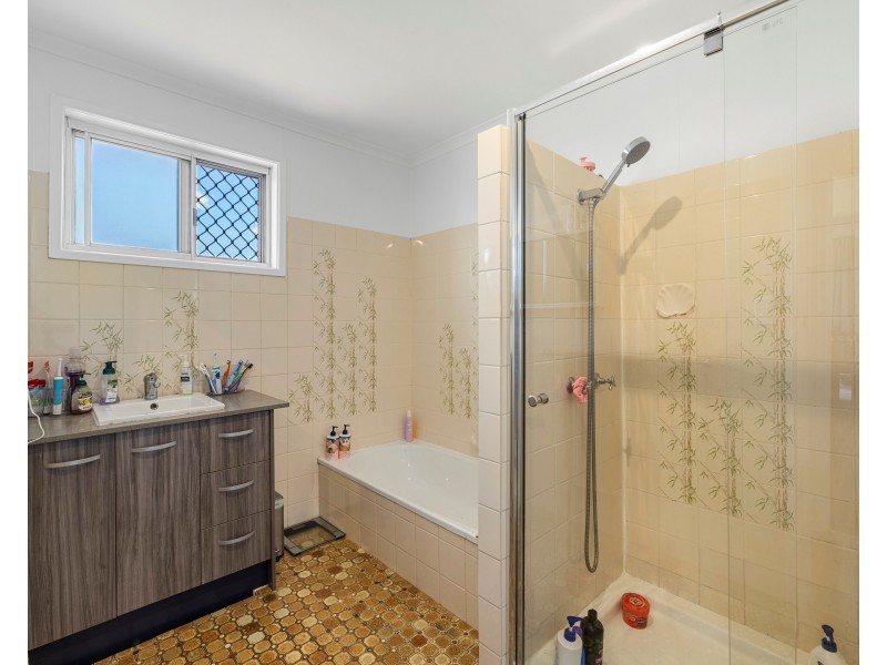 8 Drewery Street, Wilsonton QLD 4350