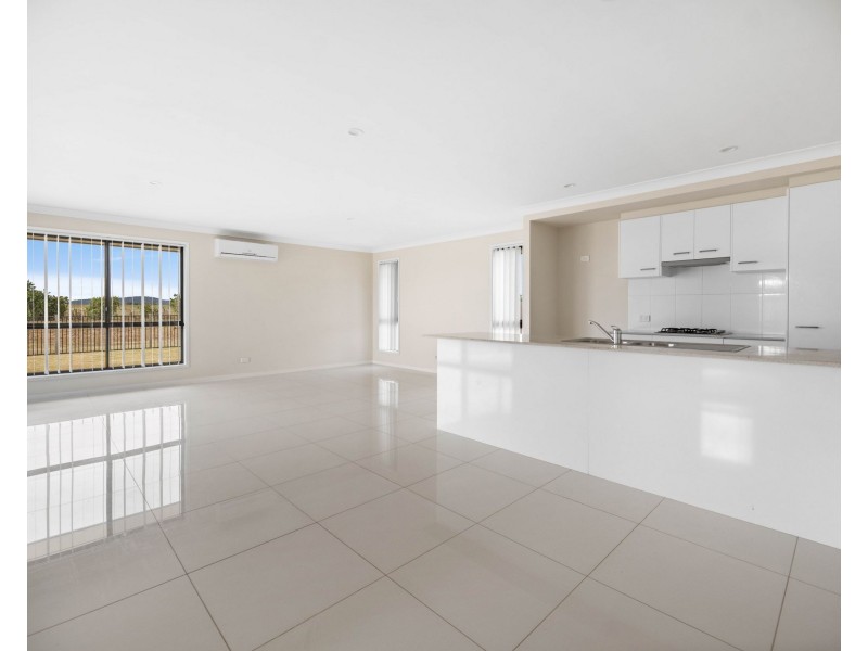 21 Mia Street, Wyreema QLD 4352