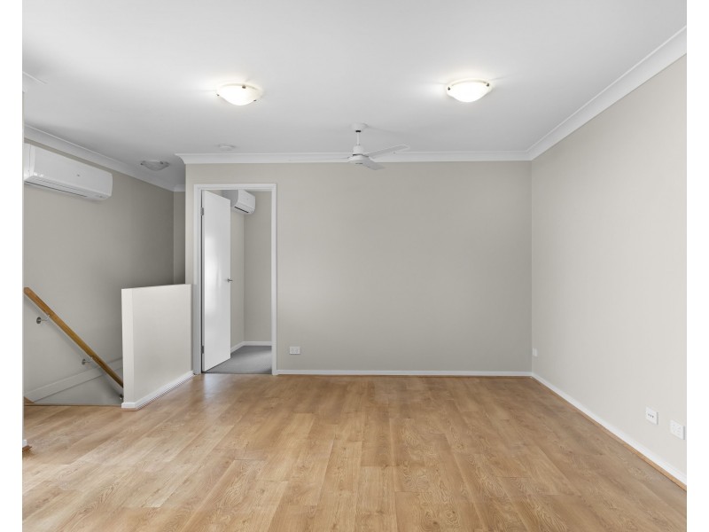 Unit 2/8 Carlin Street, Glenvale QLD 4350