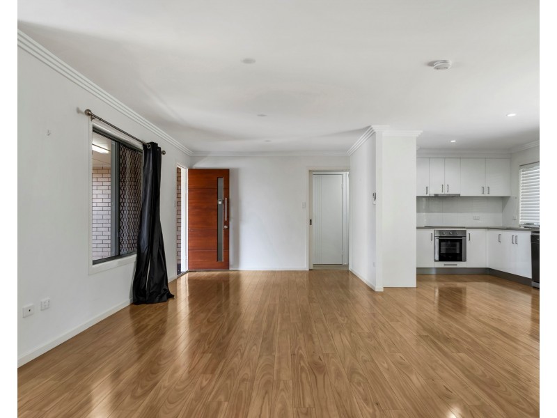 42 Lotus Crescent, Centenary Heights QLD 4350