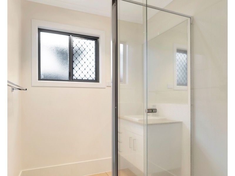 42 Lotus Crescent, Centenary Heights QLD 4350