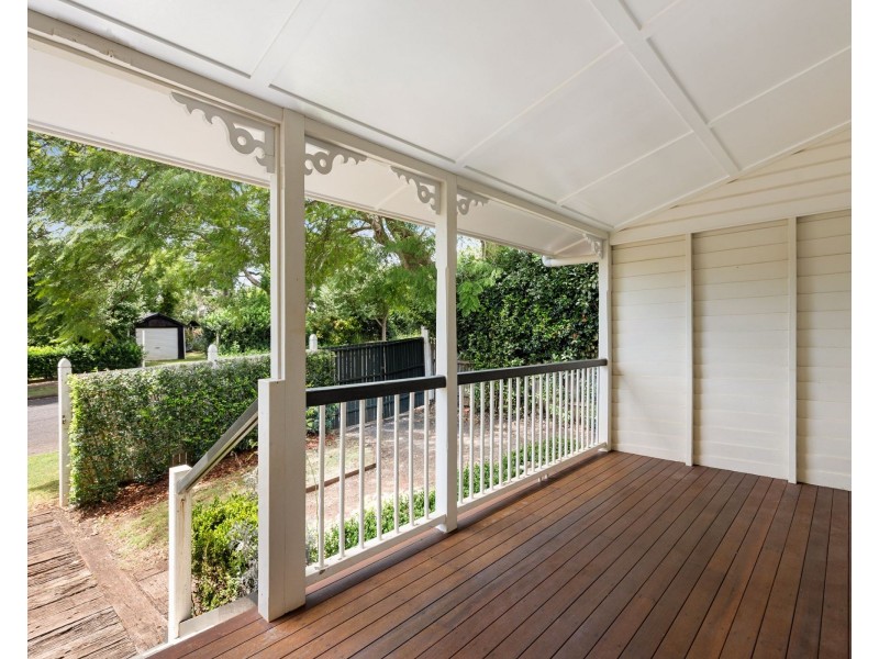 16 Dunmore Street, East Toowoomba QLD 4350