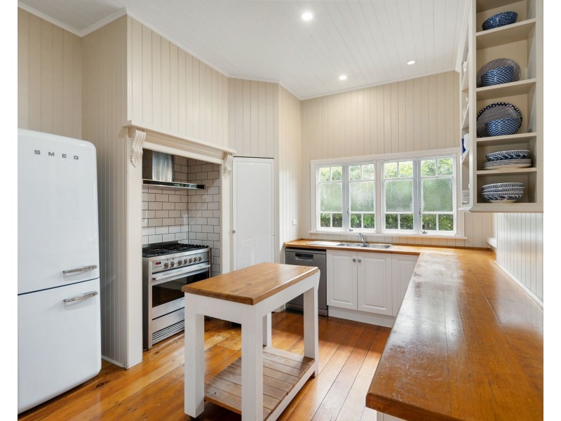 16 Dunmore Street, East Toowoomba QLD 4350