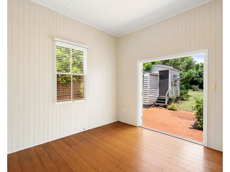 16 Dunmore Street, East Toowoomba QLD 4350