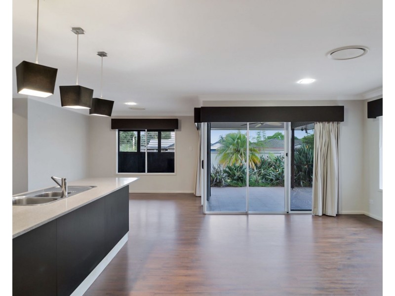 128 Kearney Street, Kearneys Spring QLD 4350