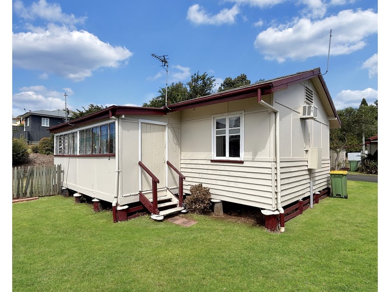 Unit 2/21 West Street, Newtown QLD 4350