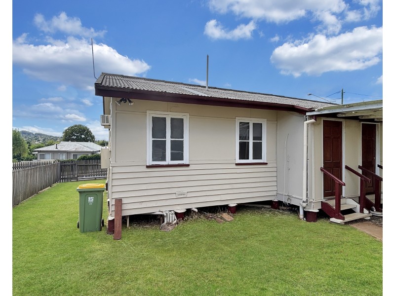 Unit 2/21 West Street, Newtown QLD 4350
