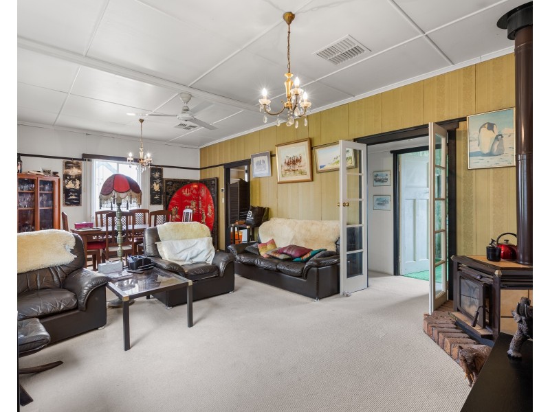 24 Cox Street, Wilsonton QLD 4350